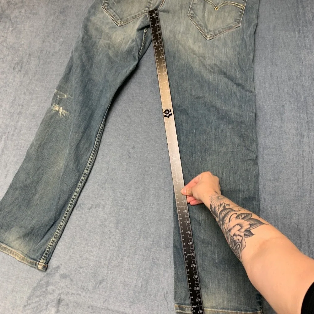 Levi's 514 Jeans Mens 34x32 Blue Whiskering Denim Cotton Stretch Distressed